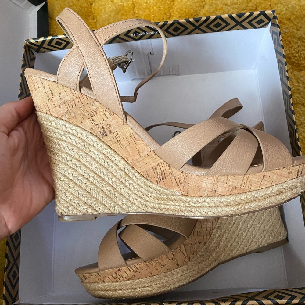 Charles David Nude Wedges